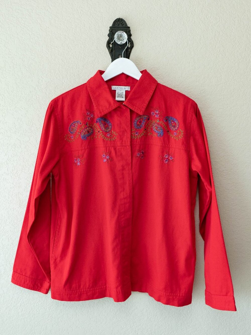 Contrepoint Red Embroidered Jacket Womens Large 100% Cotton Snap Front Paisley